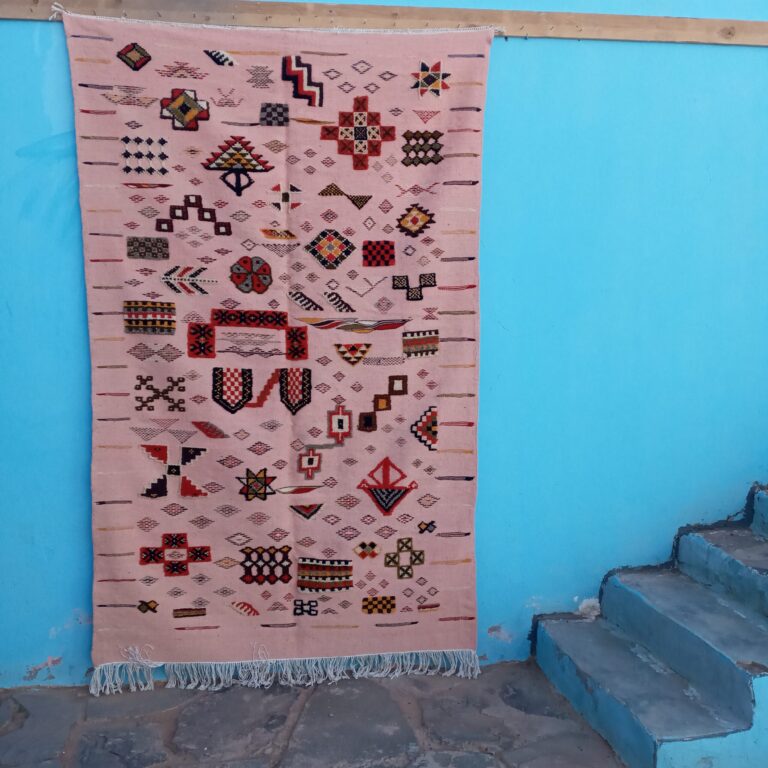 Handmade Taznakht Rug
